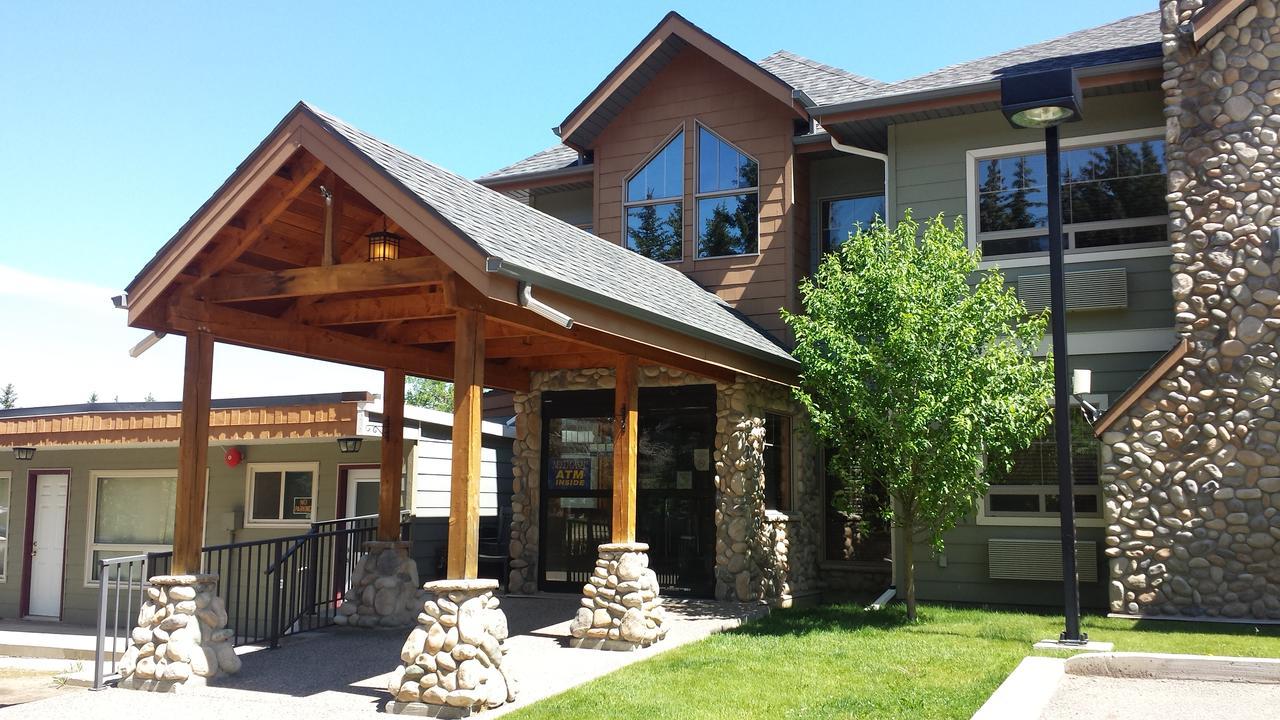 Elkwater Lake Lodge And Resort Buitenkant foto